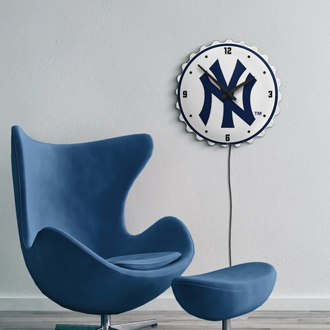 New York Yankees: Logo - Bottle Cap Lighted Wall Clock - The Fan-Brand