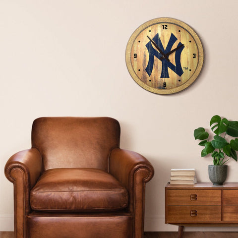 New York Yankees: Logo - Weathered 