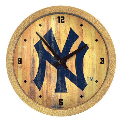 New York Yankees: Logo - Weathered 